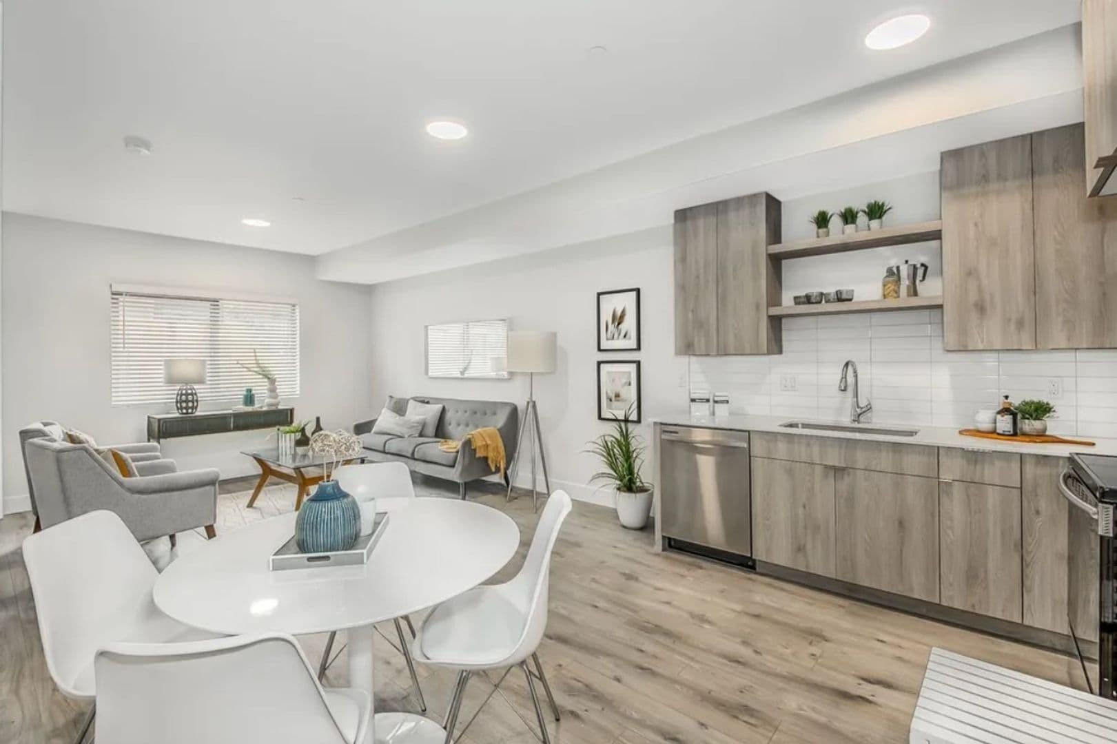 Portland Apartment: 475 NE 74th Ave