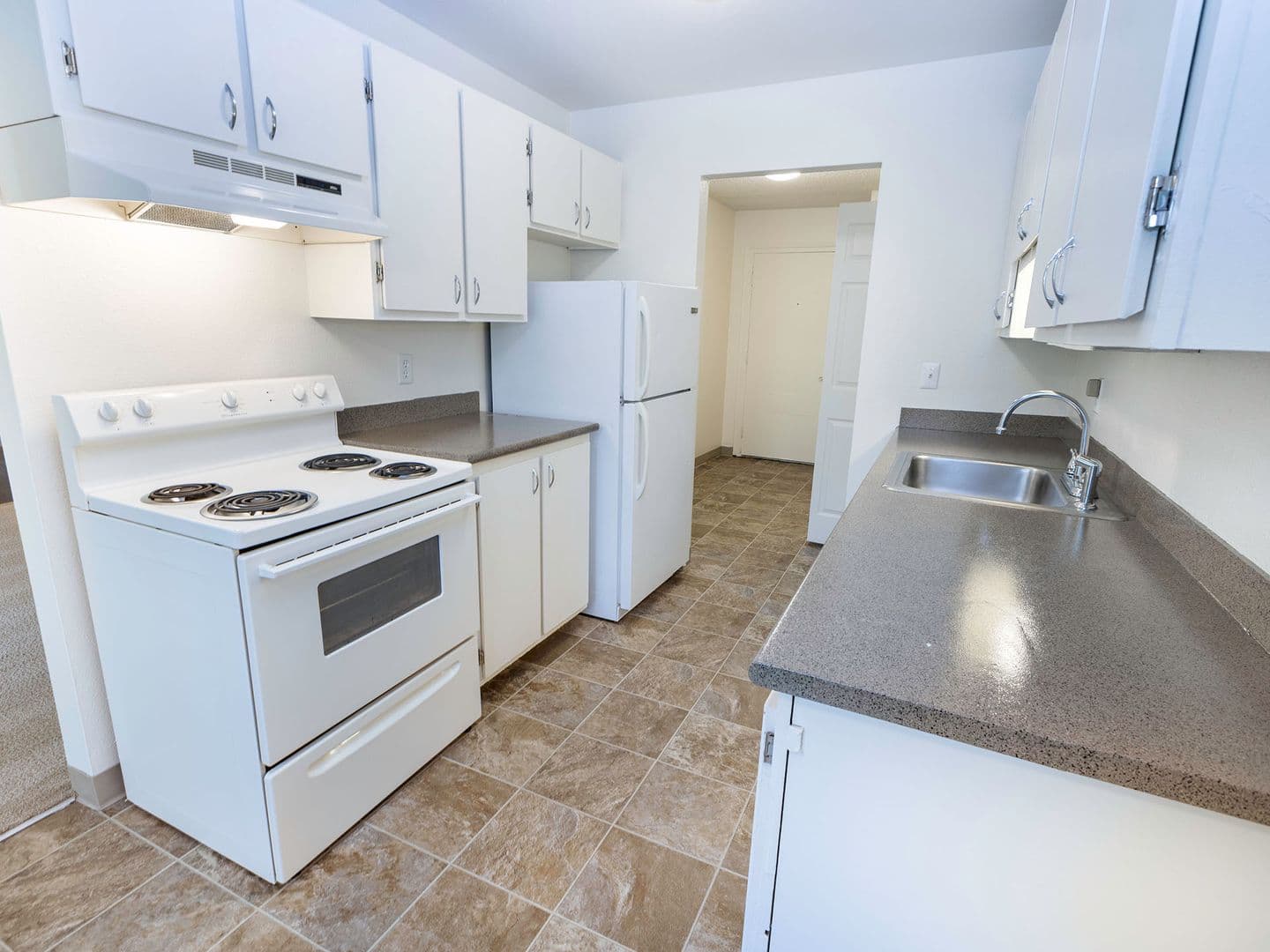 Portland Apartment: 9730 SW 35th Dr.