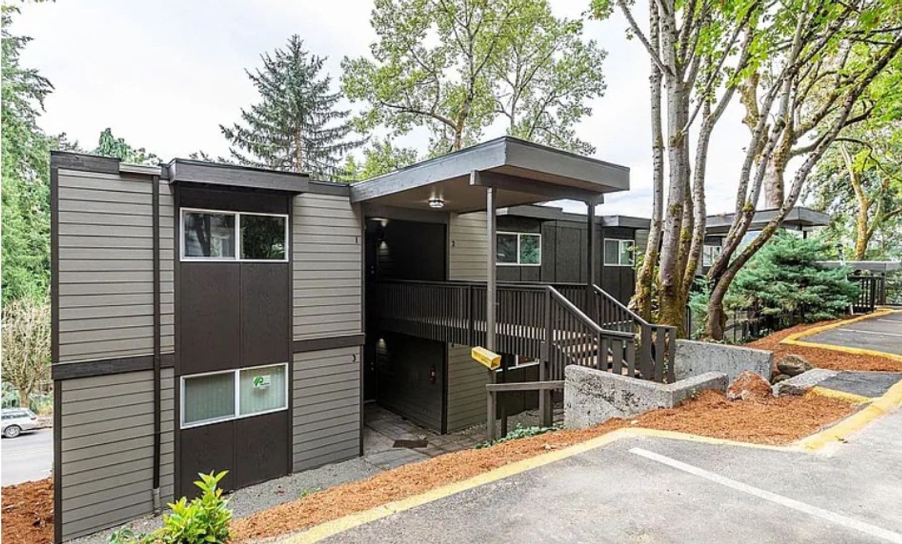 Oregon City Apartment: 911 15th Street