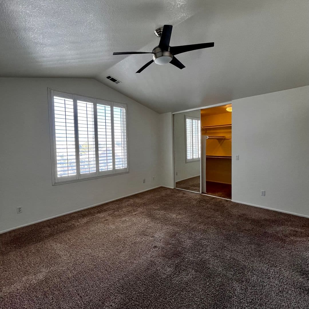 Victorville House: 14368 Via Puente