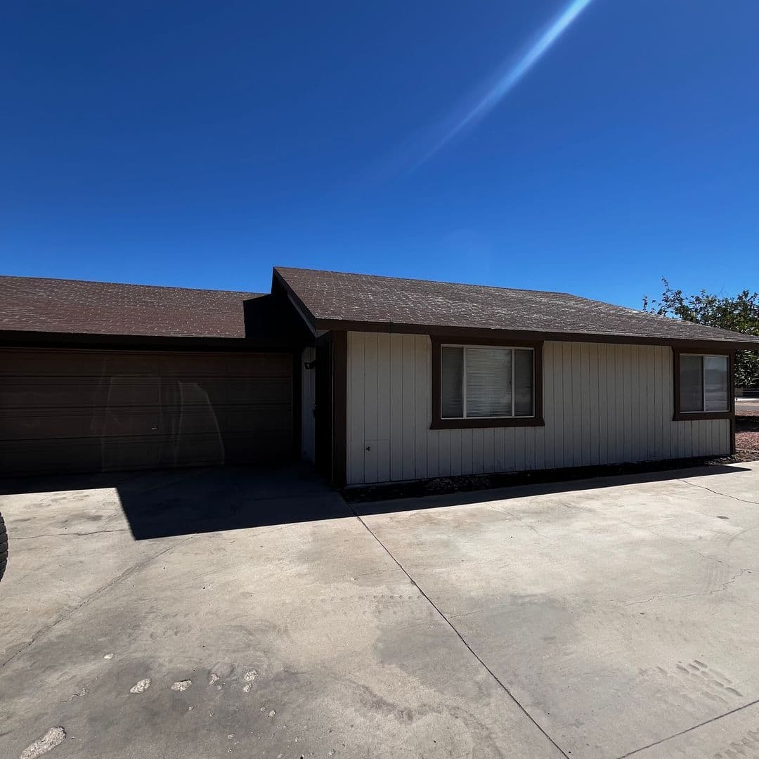 Hesperia Apartment: 13890 Juniper St