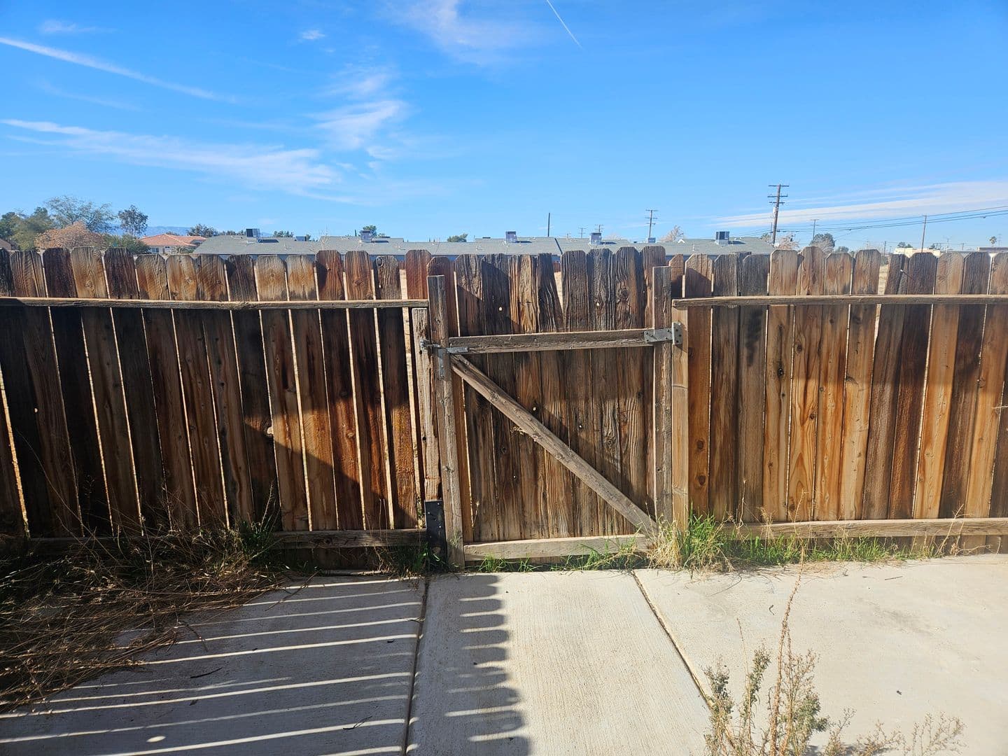 Hesperia Apartment: 16280 Sequoia Ave