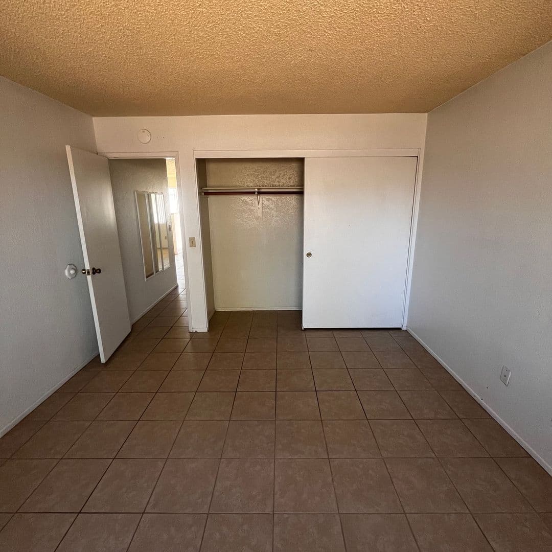 Apple Valley Apartment: 13151 Lakota Rd