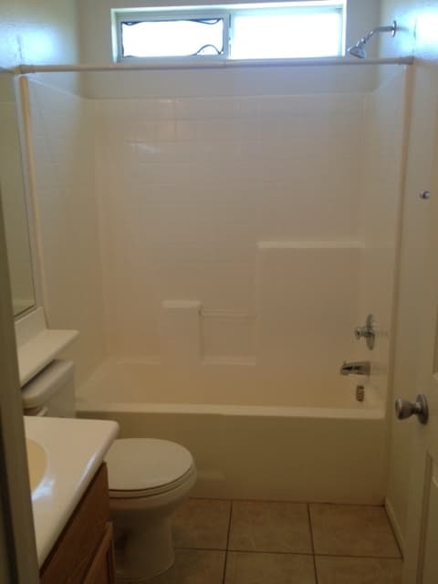 Victorville House: 13785 Rafael Way