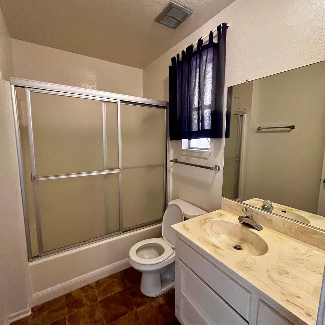 Victorville House: 13185 Rolling Ridge Dr