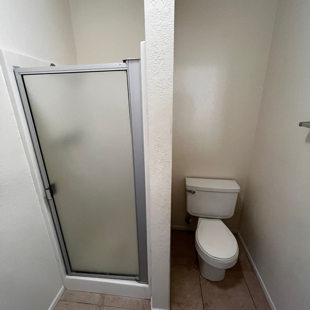 Hesperia Apartment: 13890 Juniper St