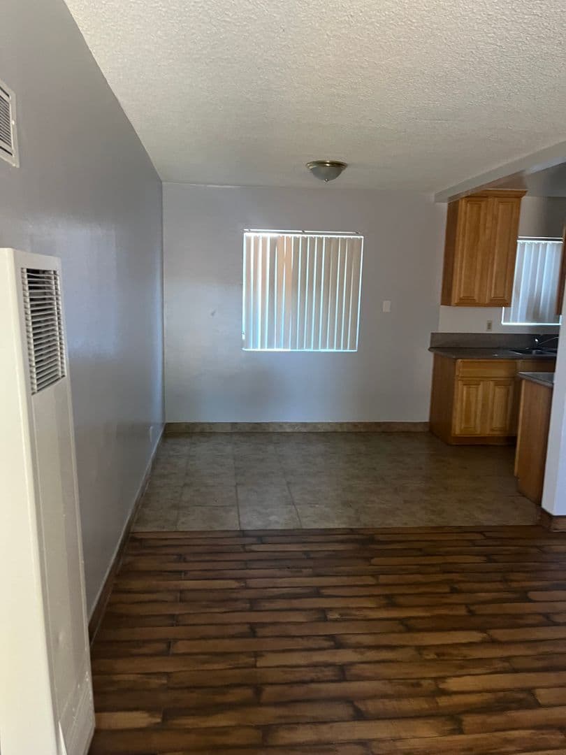 Ontario Apartment: 1260 W. Stoneridge Ct.