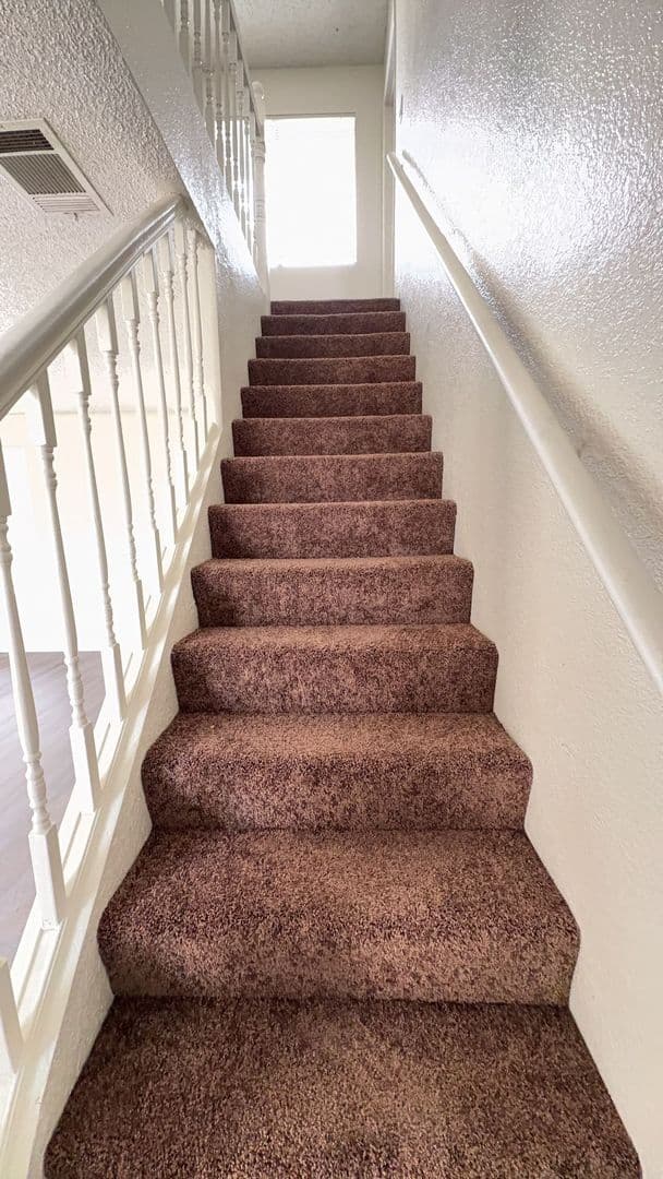 Apple Valley Apartment: 16221 Apple Valley Rd