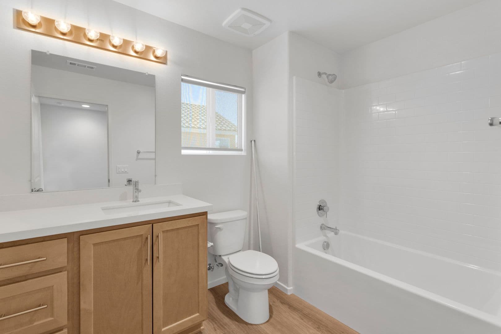 Adelanto House: 11715 Sebastian Rd