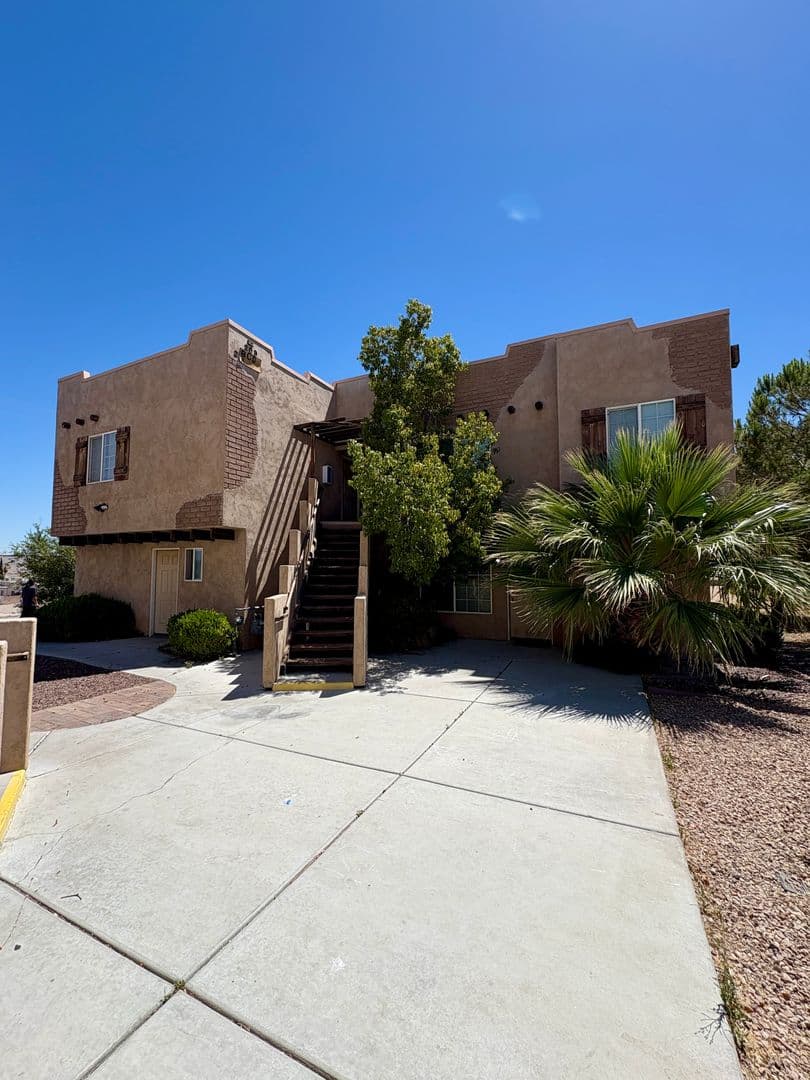 Barstow Apartment: 209 E. Grace St