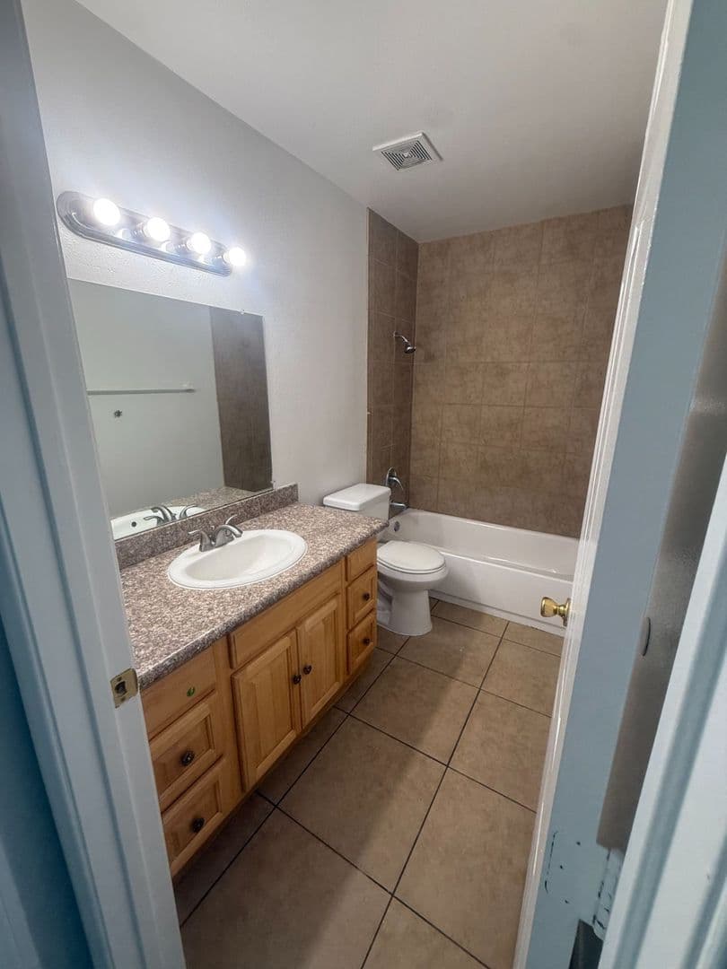 Ontario Apartment: 1007 E. Deodar St. - D