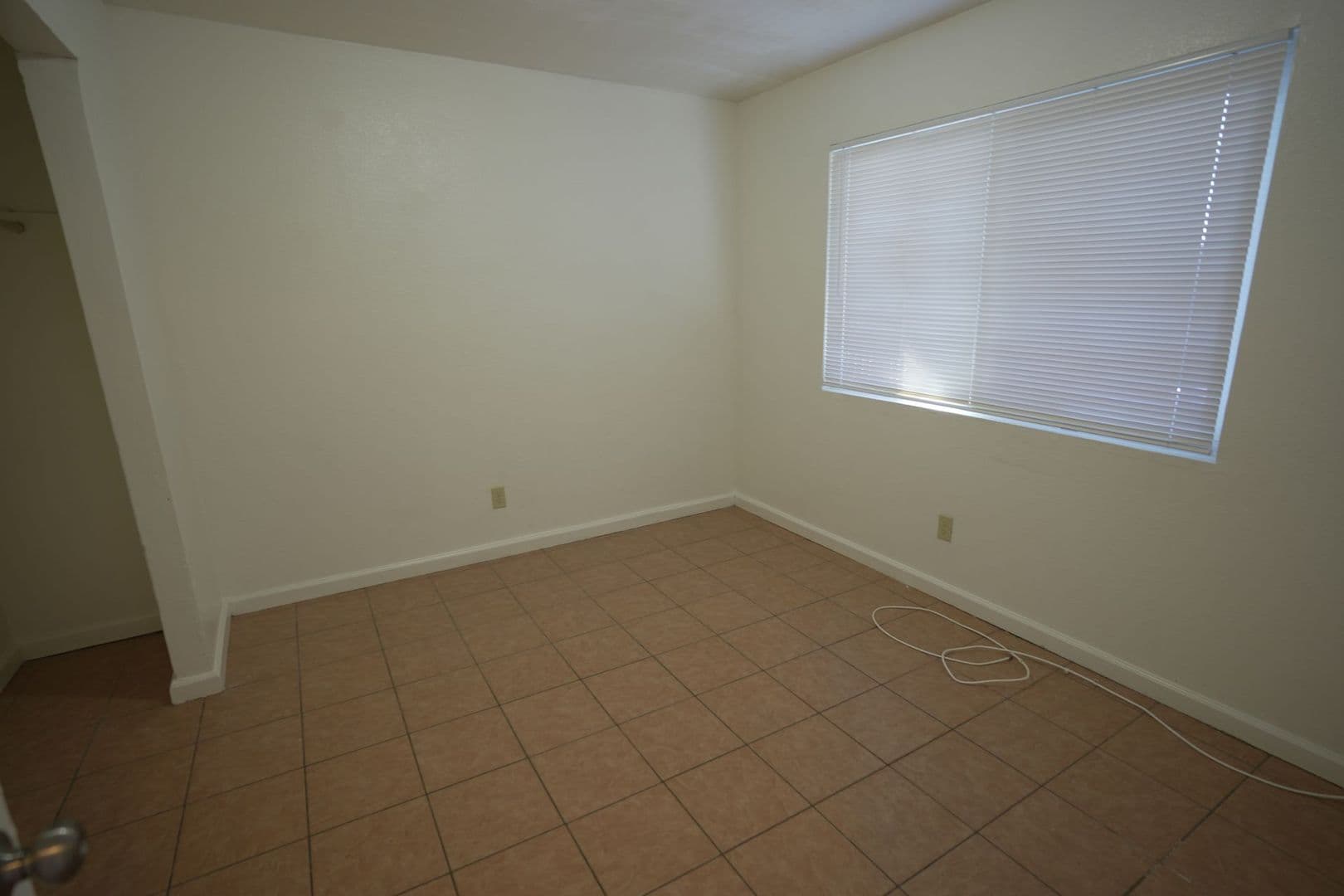 Apple Valley Apartment: 21355 Bear Valley Rd