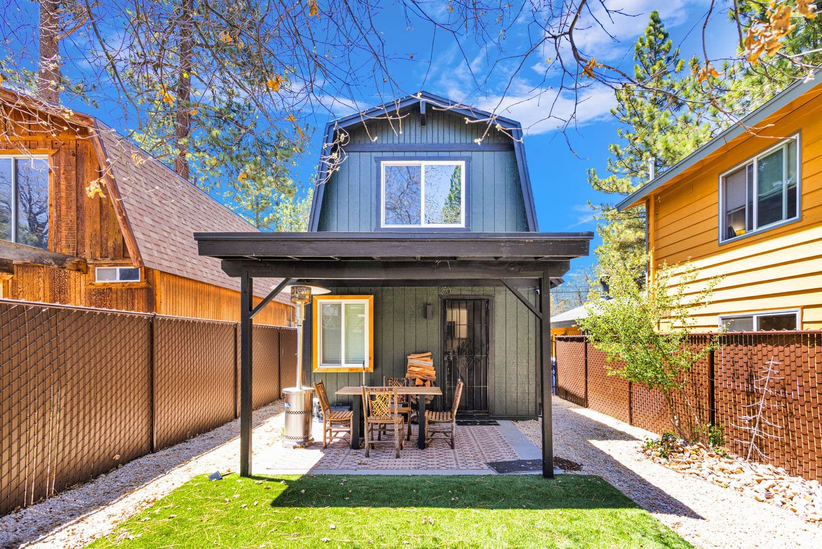 Big Bear House: 279 Los Angeles Ave