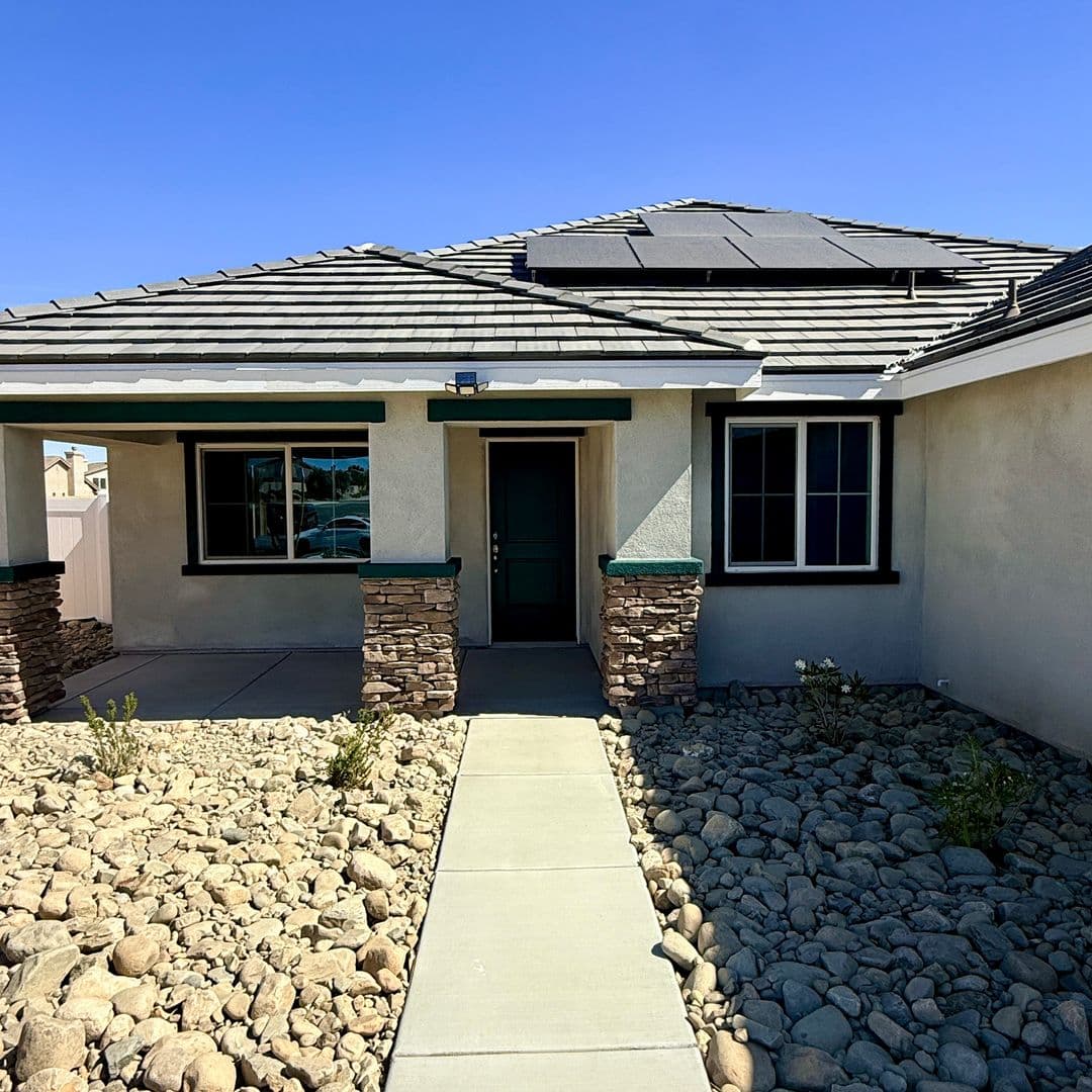 Adelanto House: 11702 Sebastian Rd