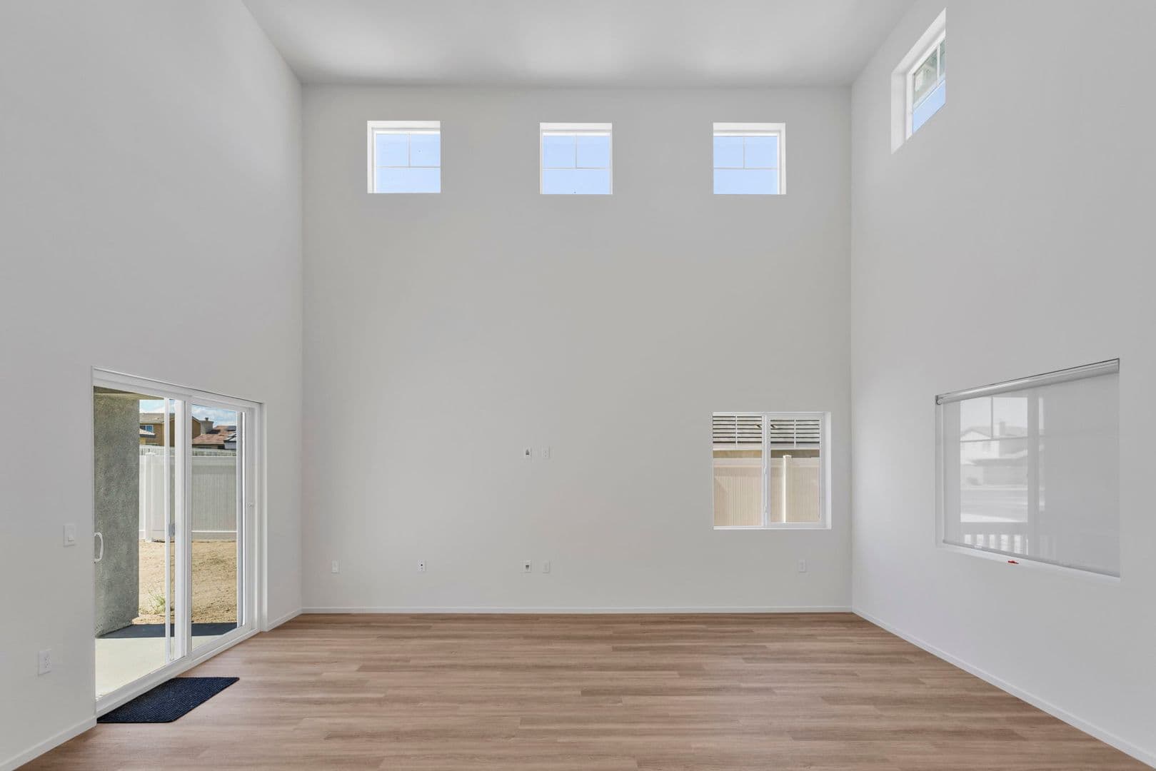 Adelanto House: 11715 Sebastian Rd