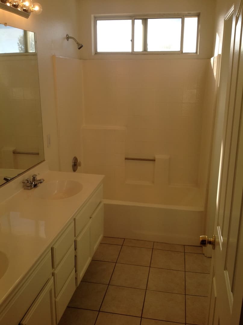 Victorville House: 12414 Ravenna Lane