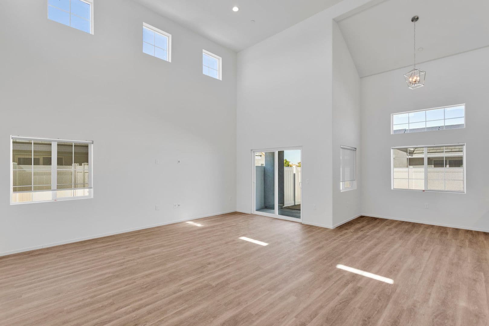 Adelanto House: 11712 Sebastian Rd