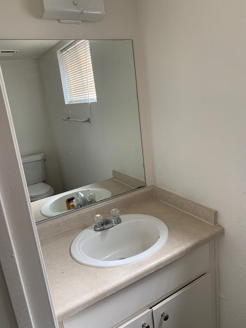 Apple Valley Apartment: 16221 Apple Valley Rd