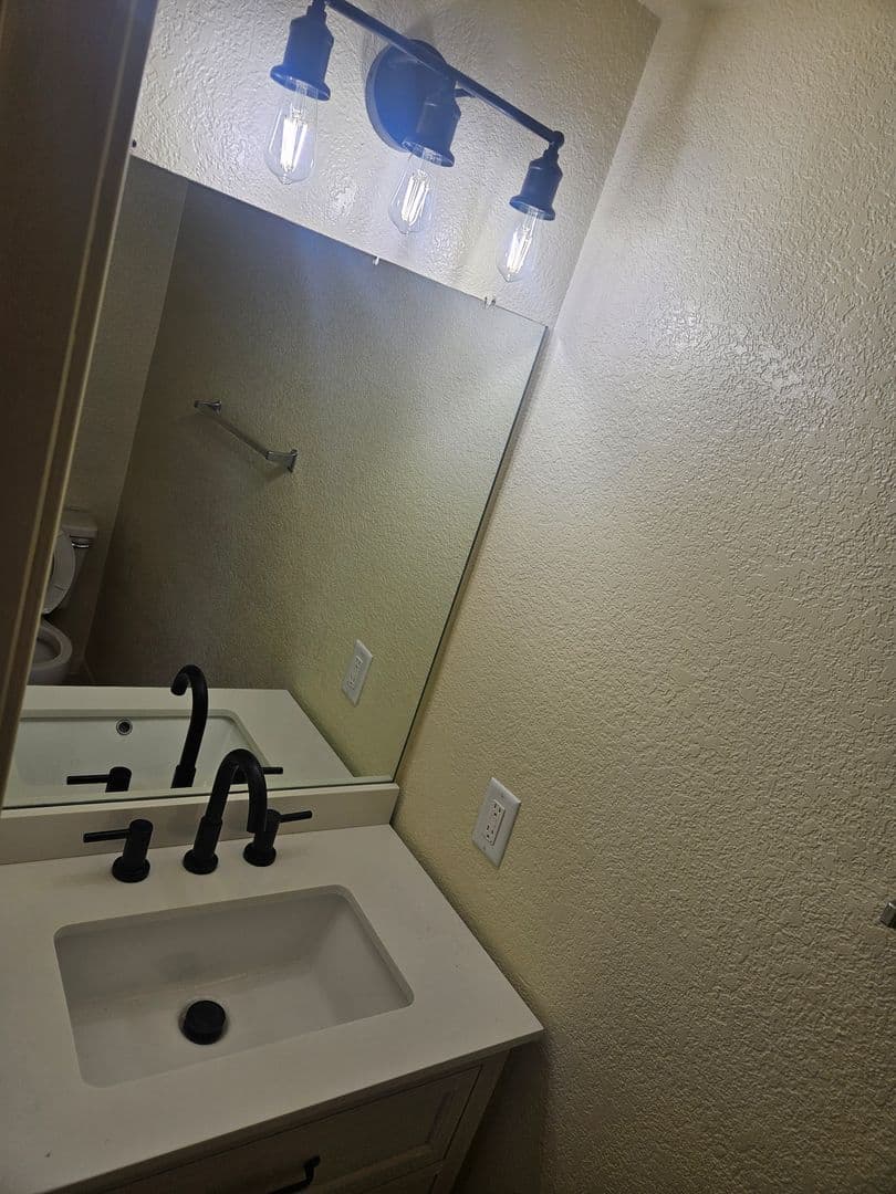 Hesperia Apartment: 16280 Sequoia Ave