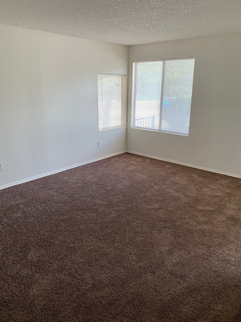 Apple Valley Apartment: 16221 Apple Valley Rd