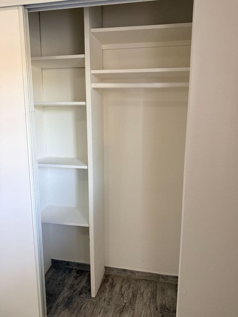 Ontario Apartment: 1266 W. Stoneridge Ct.