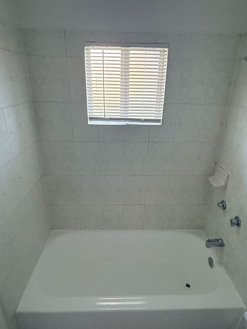 Ontario Apartment: 1266 W. Stoneridge Ct.