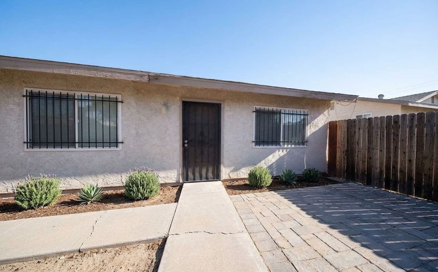 Apple Valley Apartment: 21355 Bear Valley Rd