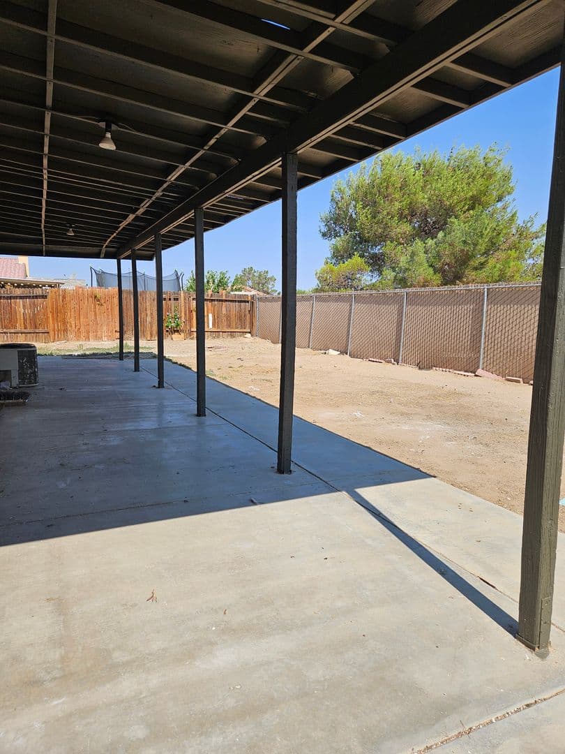 Adelanto House: 10850 Euclid St