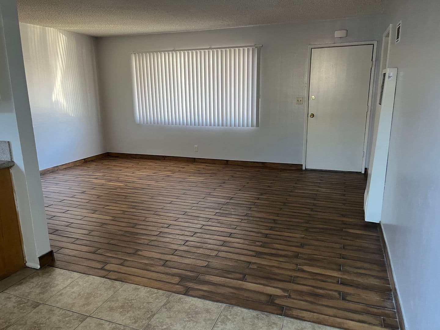 Ontario Apartment: 1260 W. Stoneridge Ct.