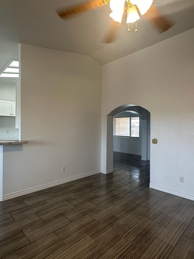 Apple Valley House: 12033 1/2 Locust Ln