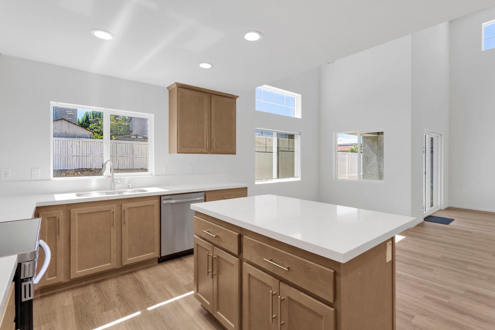 Adelanto House: 11715 Sebastian Rd