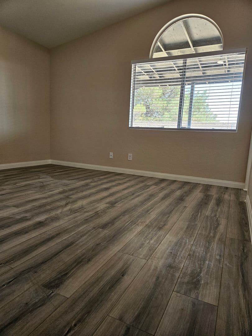 Adelanto House: 10850 Euclid St