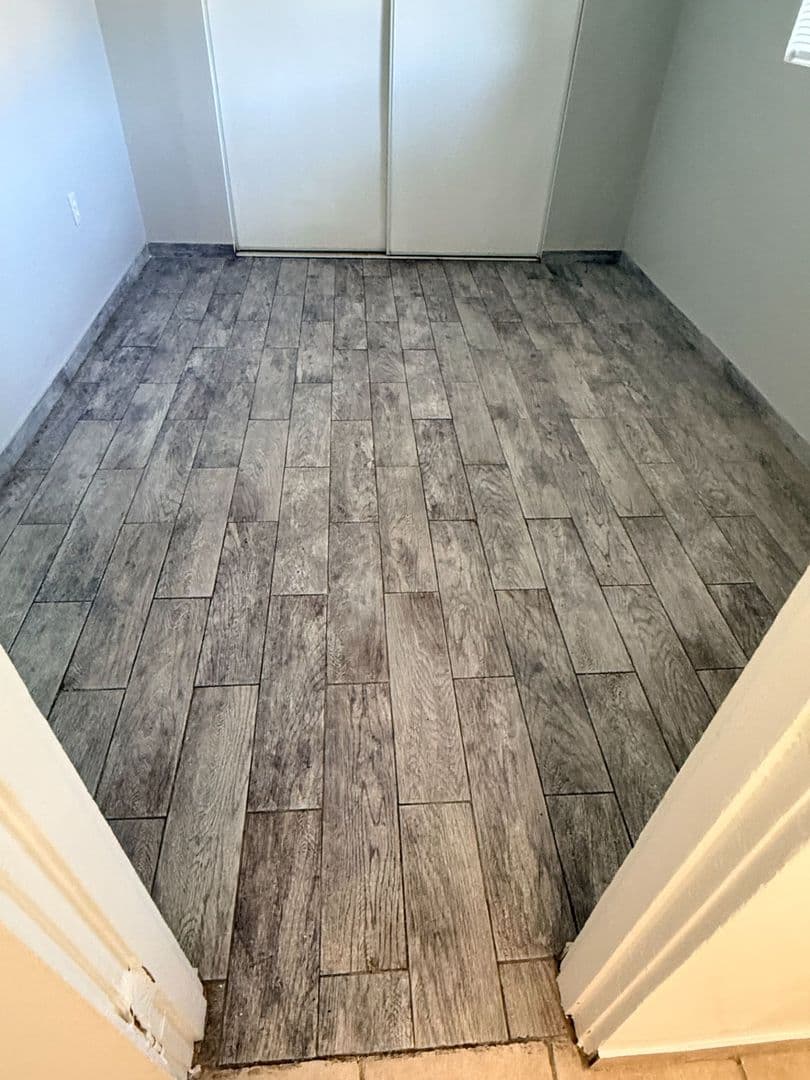 Ontario Apartment: 1266 W. Stoneridge Ct.