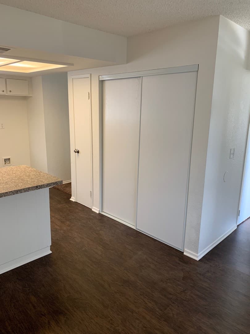 Apple Valley Apartment: 16221 Apple Valley Rd