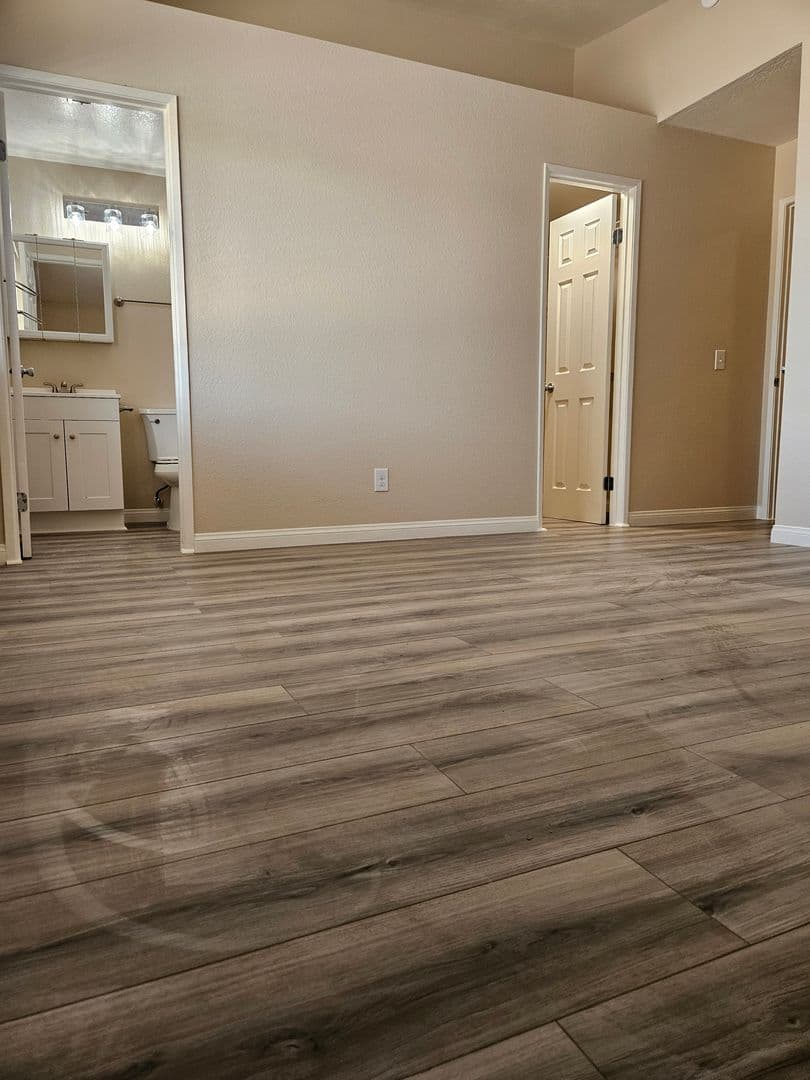 Adelanto House: 10850 Euclid St