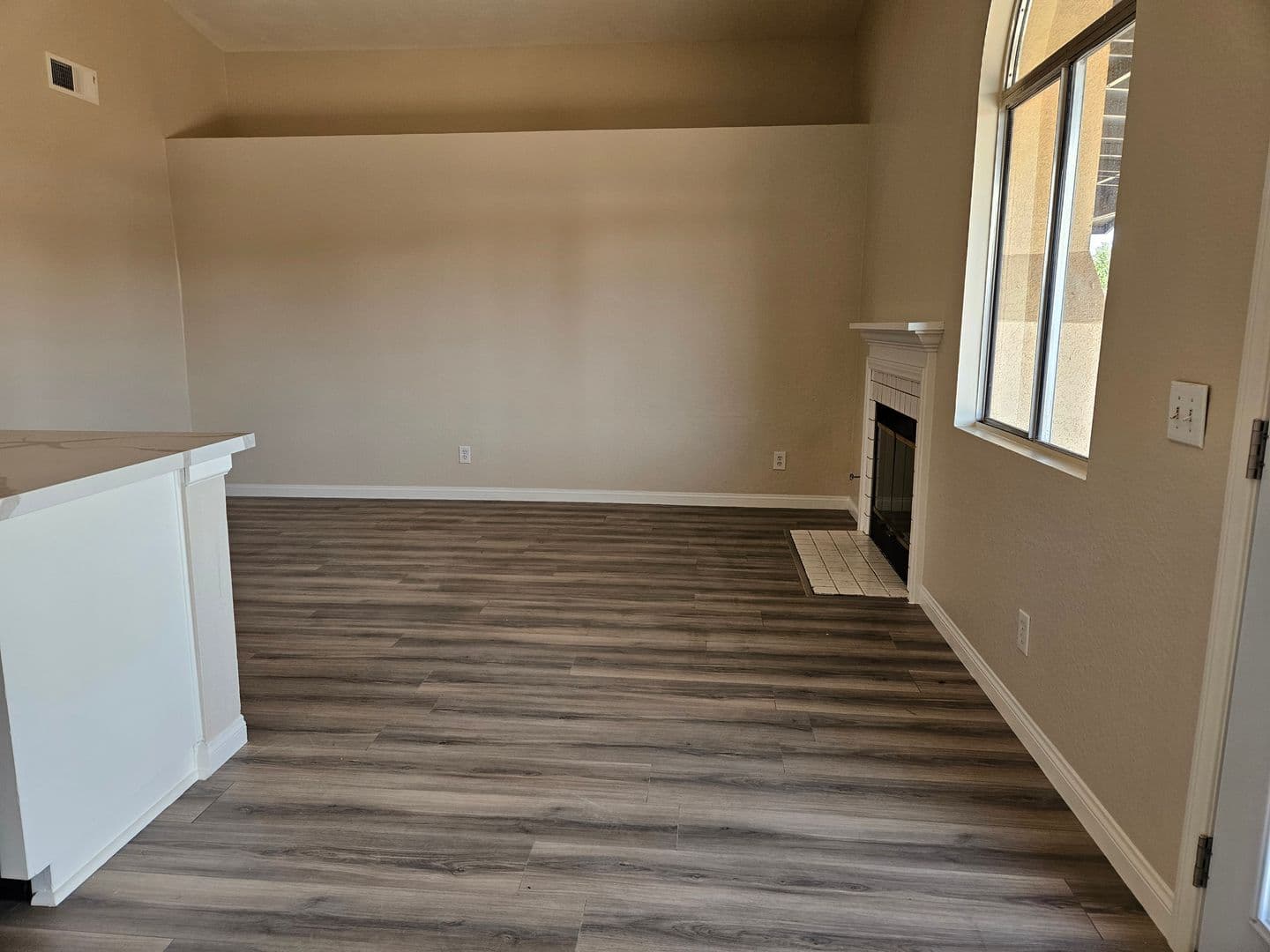Adelanto House: 10850 Euclid St