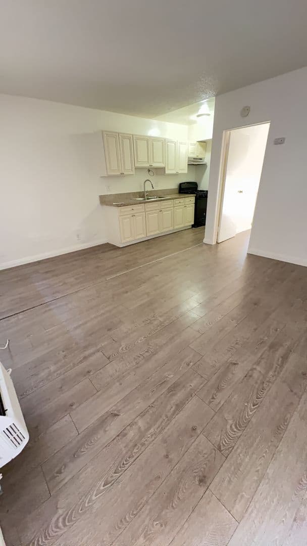 Alhambra Apartment: 225 W. Palmetto Dr