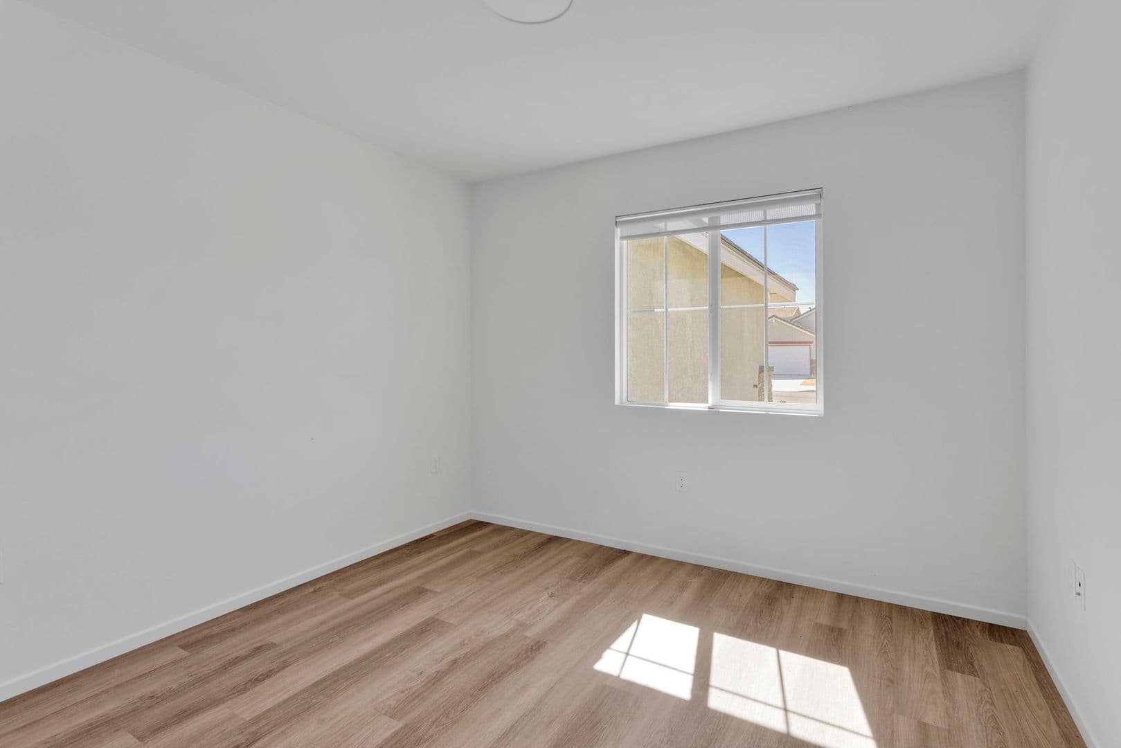 Adelanto House: 11702 Sebastian Rd