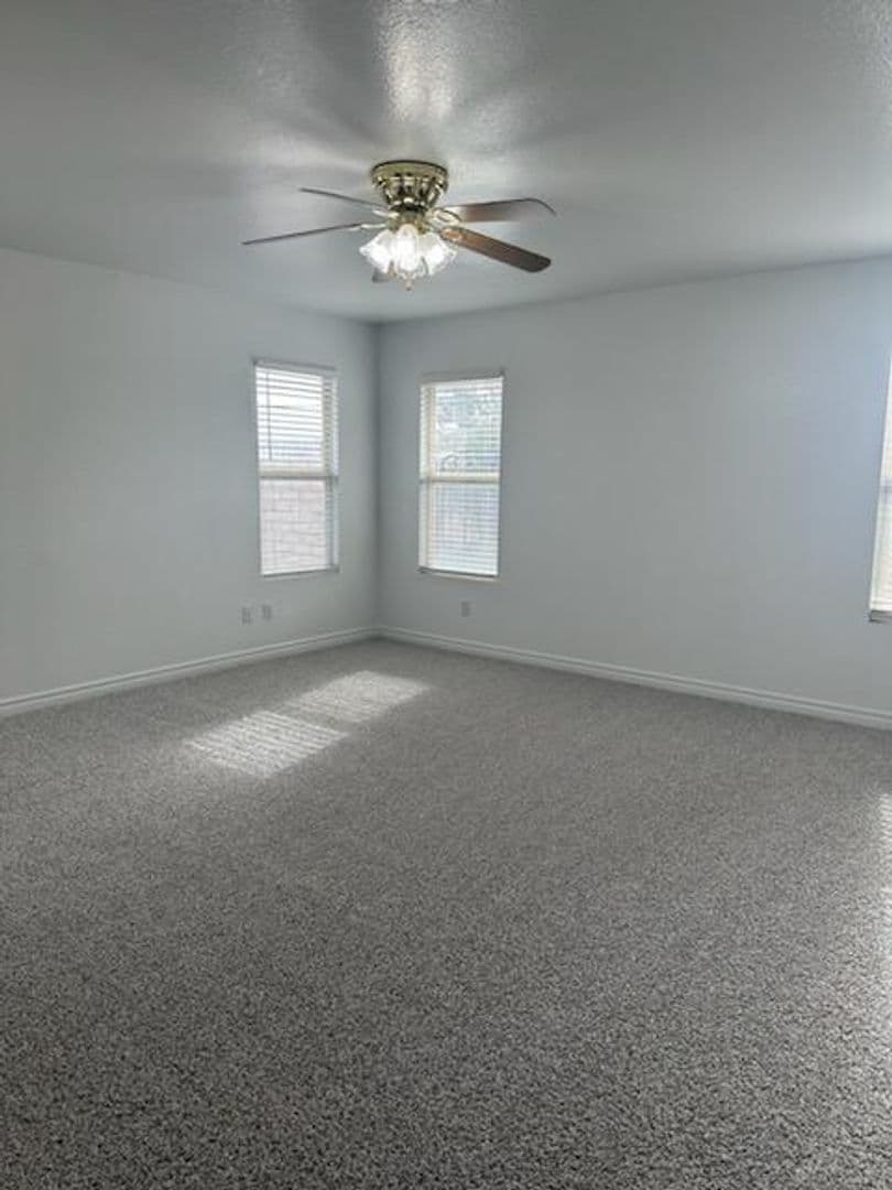 Apple Valley House: 12033 1/2 Locust Ln