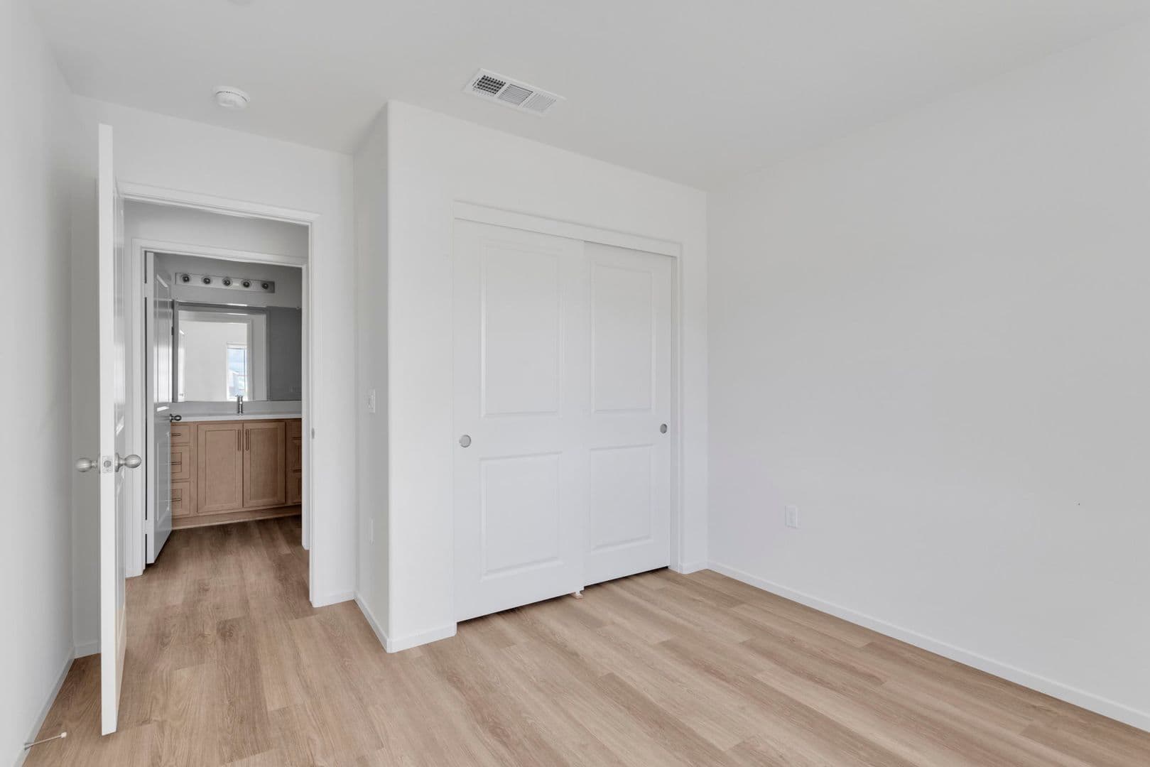 Adelanto House: 11702 Sebastian Rd