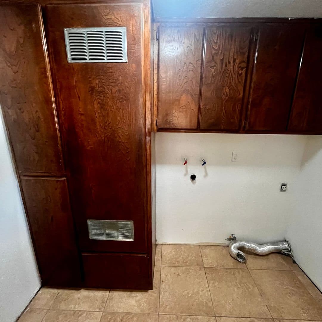 Apple Valley House: 13221 Winona Rd