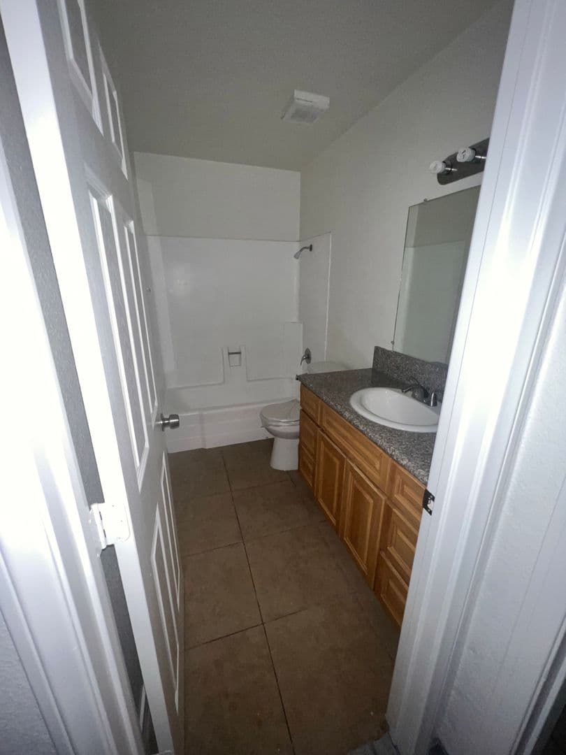 Ontario Apartment: 1003 E. Deodar St. - E