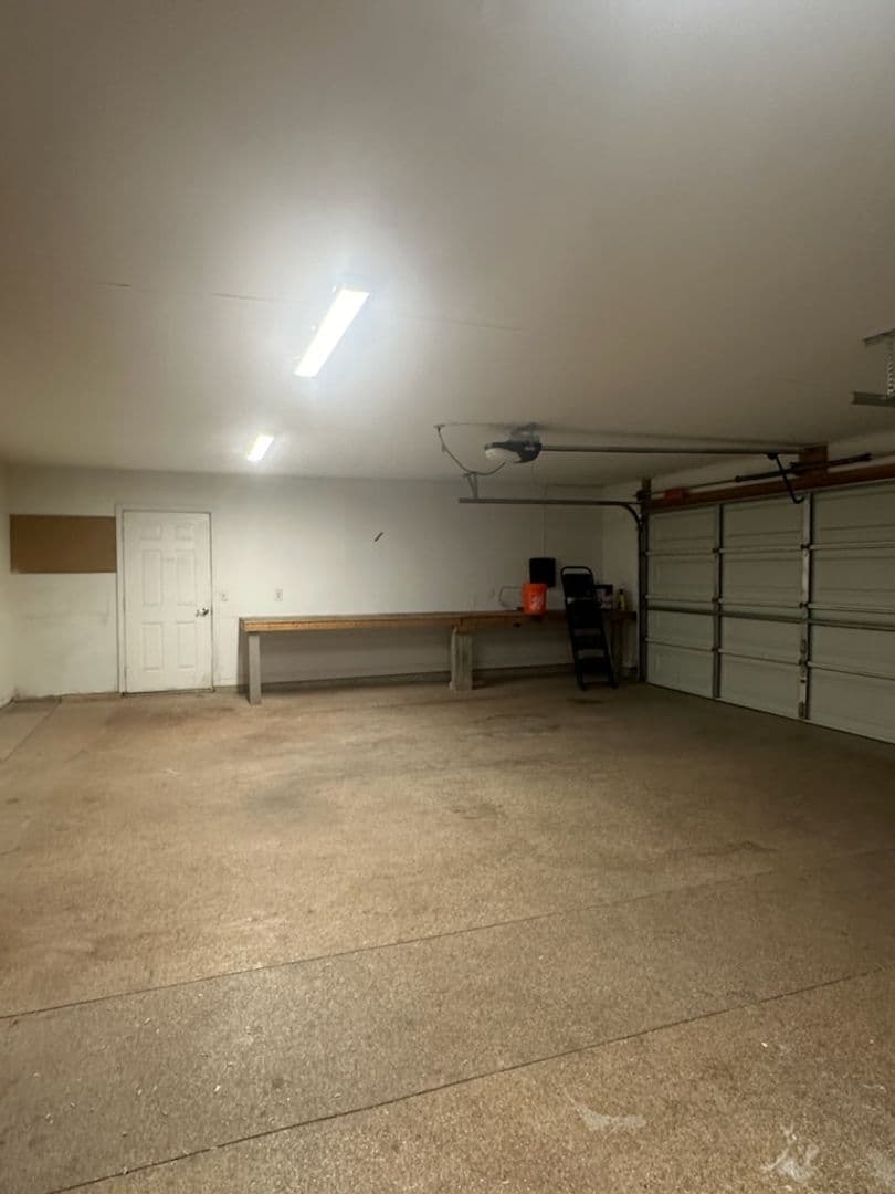 Apple Valley House: 12033 1/2 Locust Ln
