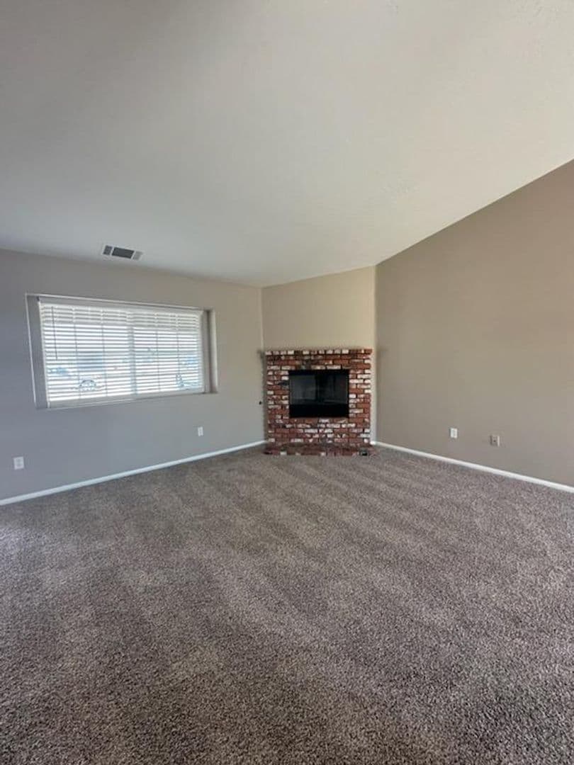 Hesperia House: 17789 Chestnut St