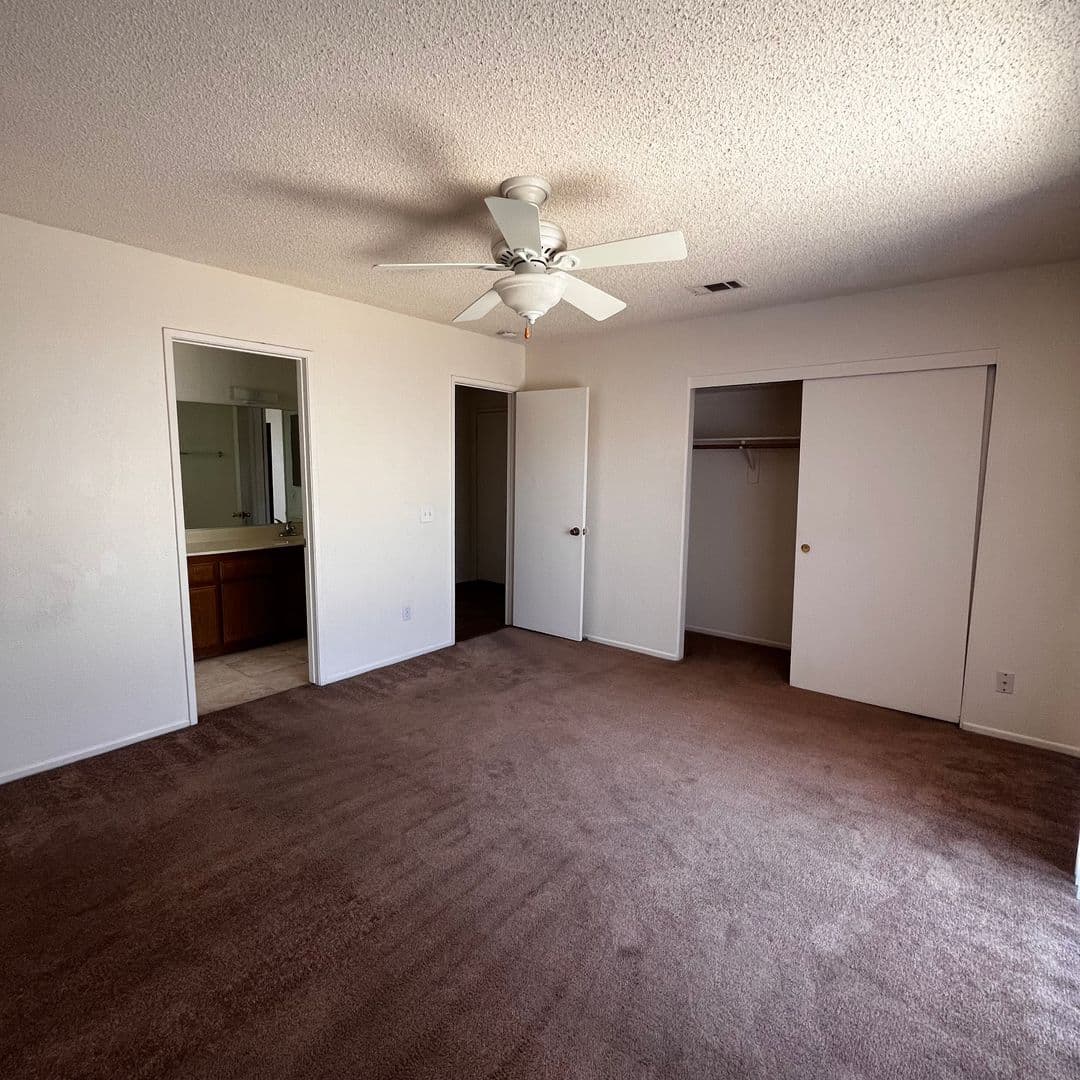Hesperia Apartment: 13890 Juniper St