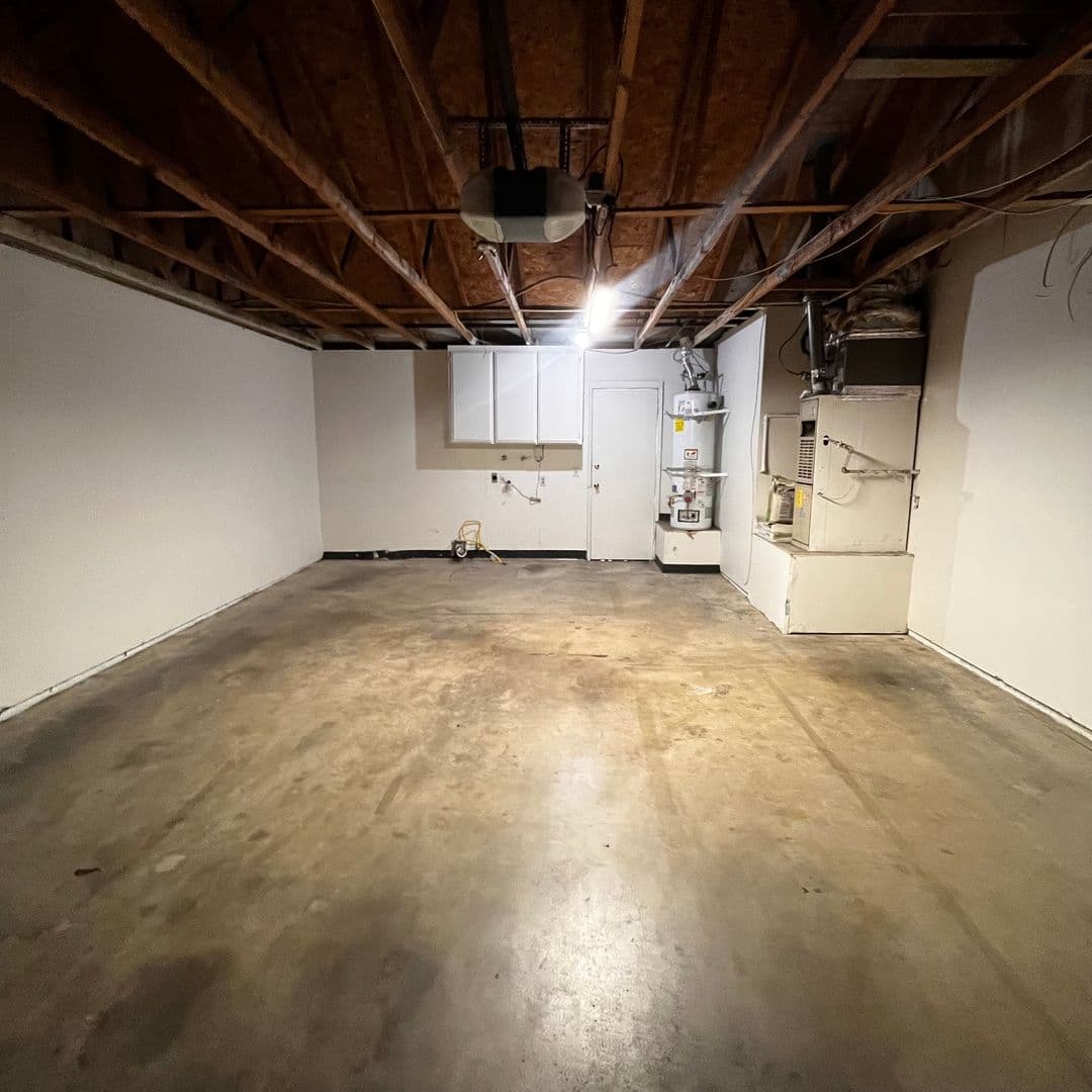 Hesperia Apartment: 13890 Juniper St
