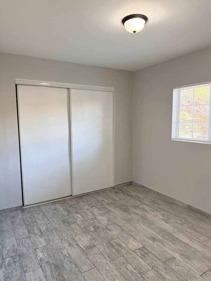 Ontario Apartment: 1266 W. Stoneridge Ct.