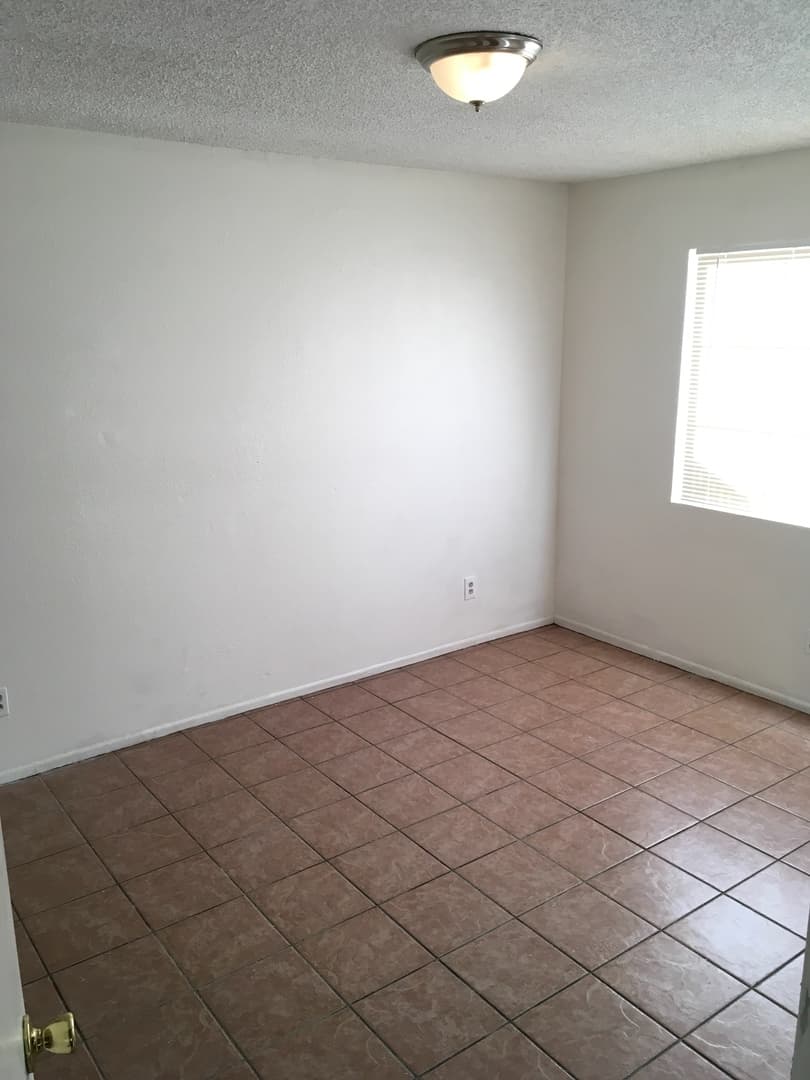Apple Valley Apartment: 21355 Bear Valley Rd