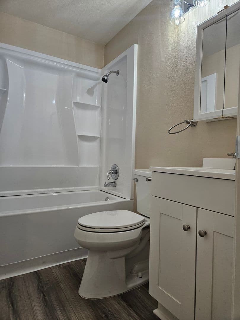 Adelanto House: 10850 Euclid St