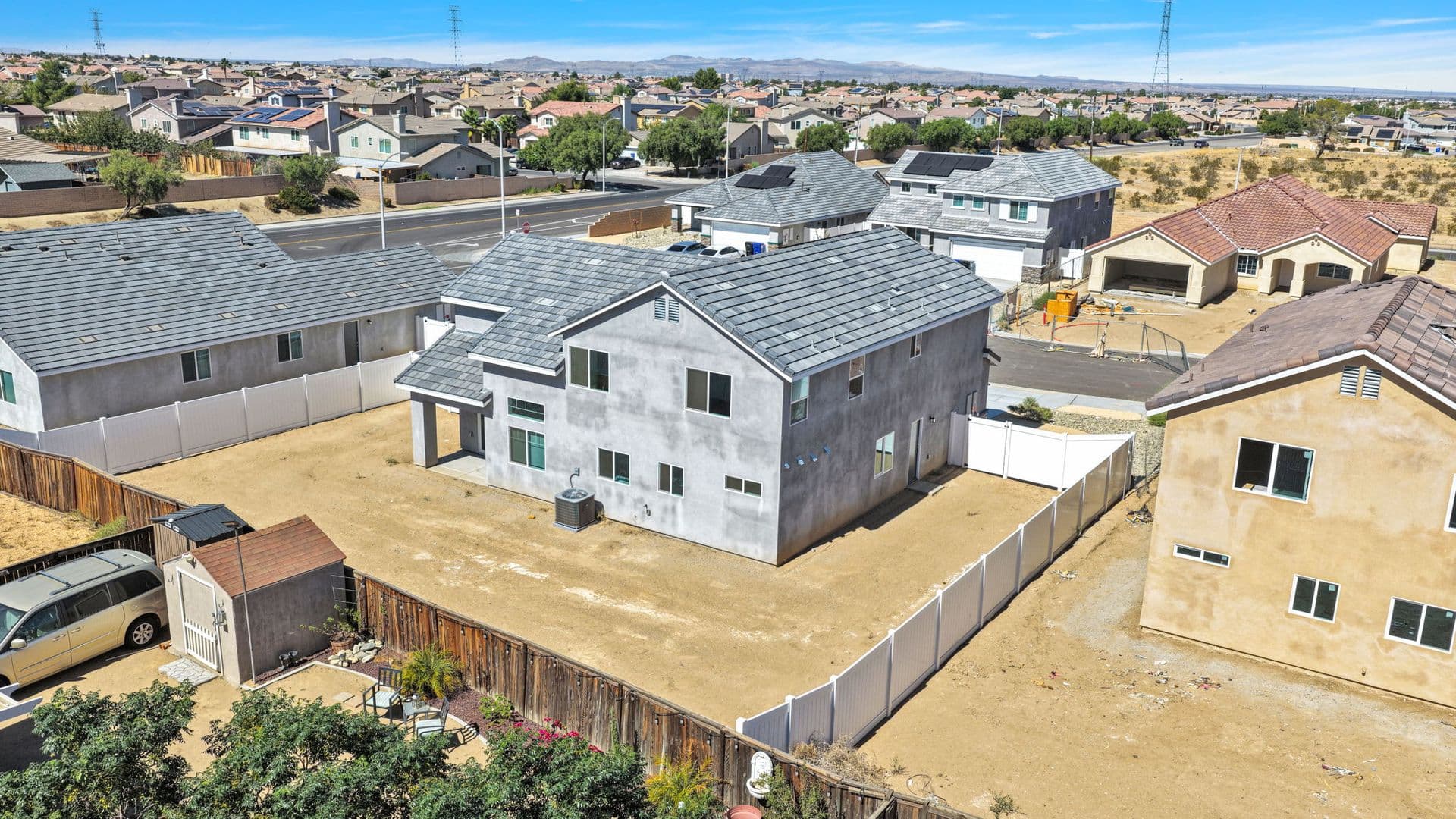 Adelanto House: 11715 Sebastian Rd